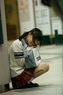 成年男人深夜在线视频